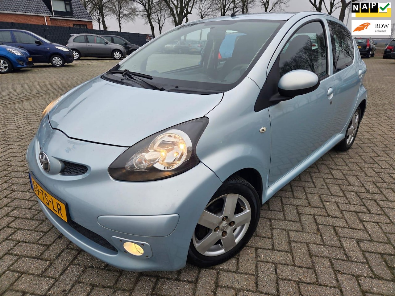 Toyota Aygo - 1.0-12V Sport 5Drs 2007. Airco/CV/Mistlampen/Elektrische ramen etc.. APK 02-2027 - AutoWereld.nl