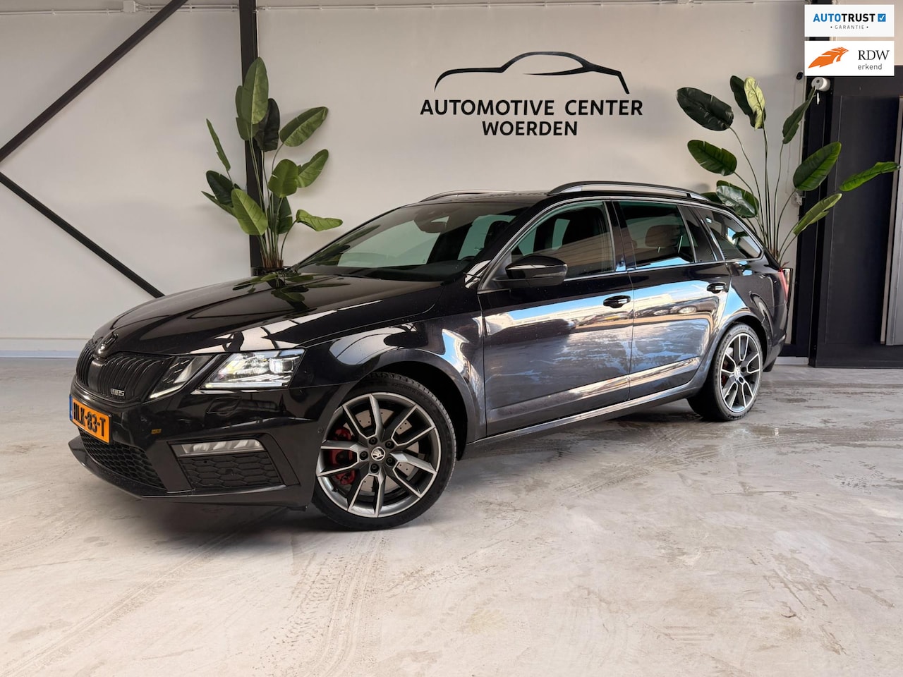 Skoda Octavia Combi - 2.0 TSI RS 245 Business PANO VIRTUAL LANE ASSIST TREKHAAK CAMERA - AutoWereld.nl