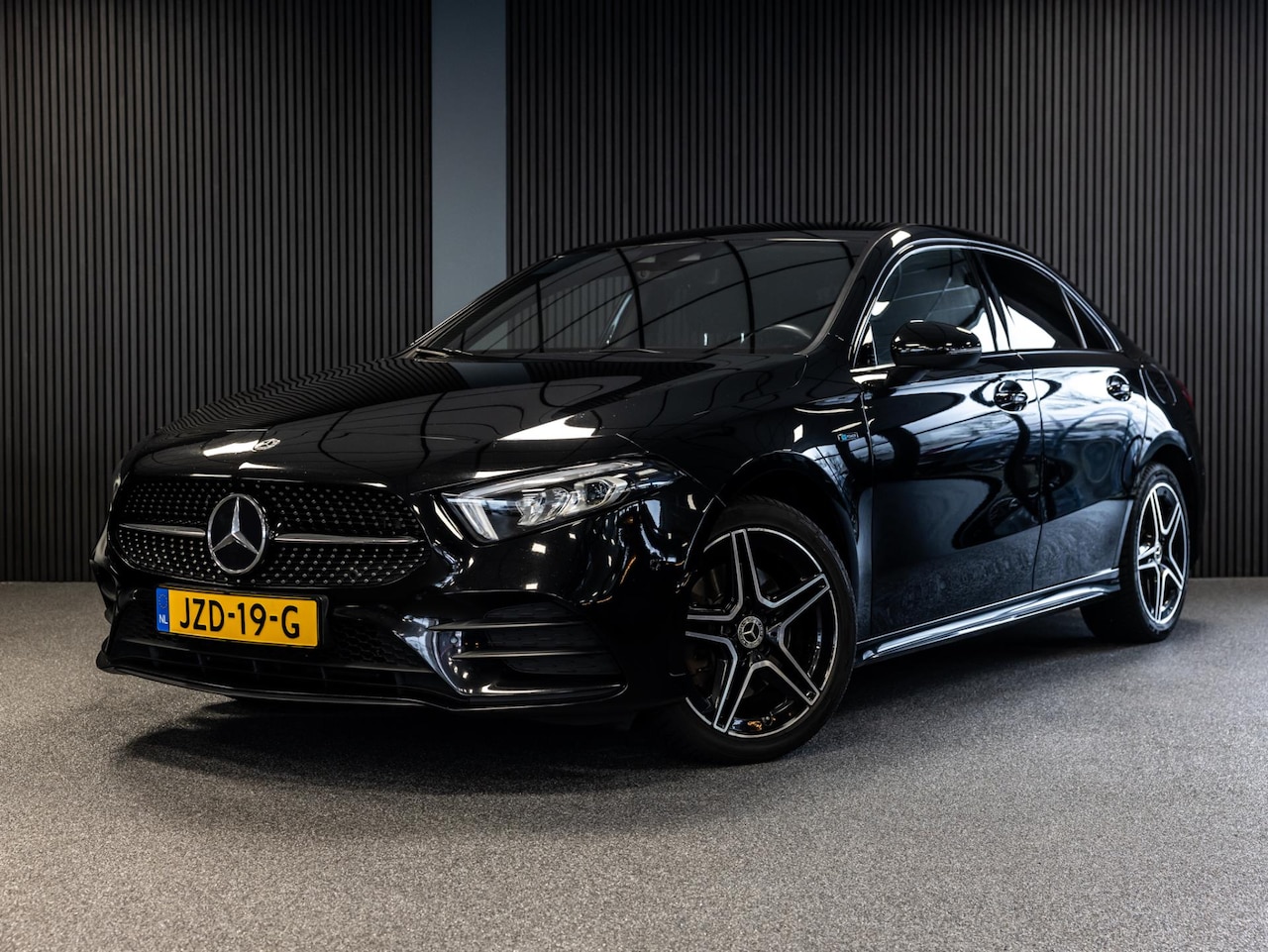Mercedes-Benz A-klasse - 250 e Busssines Solution l Luxury Limited l 1ste eigenaar l zeer lage km's - AutoWereld.nl