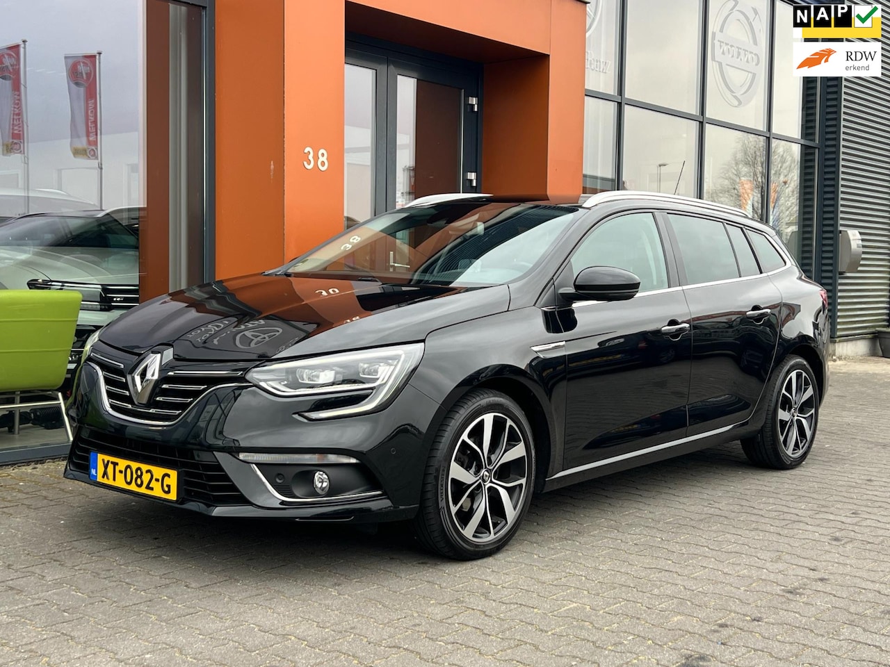 Renault Mégane Estate - 1.3TCe Bose|cruise|PDC|Navi|HUD|Camera - AutoWereld.nl