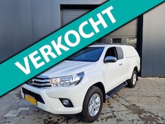 Toyota HiLux - 2.4 D-4D-F Xtra Cab Professional |Trekhaak | Cruise | Lane Ass | NAVI | Camera