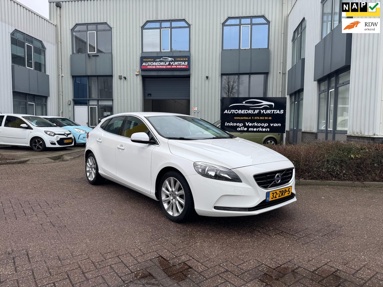 Volvo V40 - 1.6 T3 Momentum 1.6 T3 Momentum - AutoWereld.nl