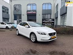 Volvo V40 - 1.6 T3 Momentum