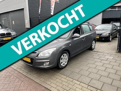 Hyundai i30 CW - 1.6 CRDi Dynamic 2e Eigenaar Trekhaak Airco NAP APK