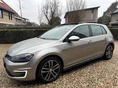 Volkswagen Golf - 1.4 TSI GTE PANO