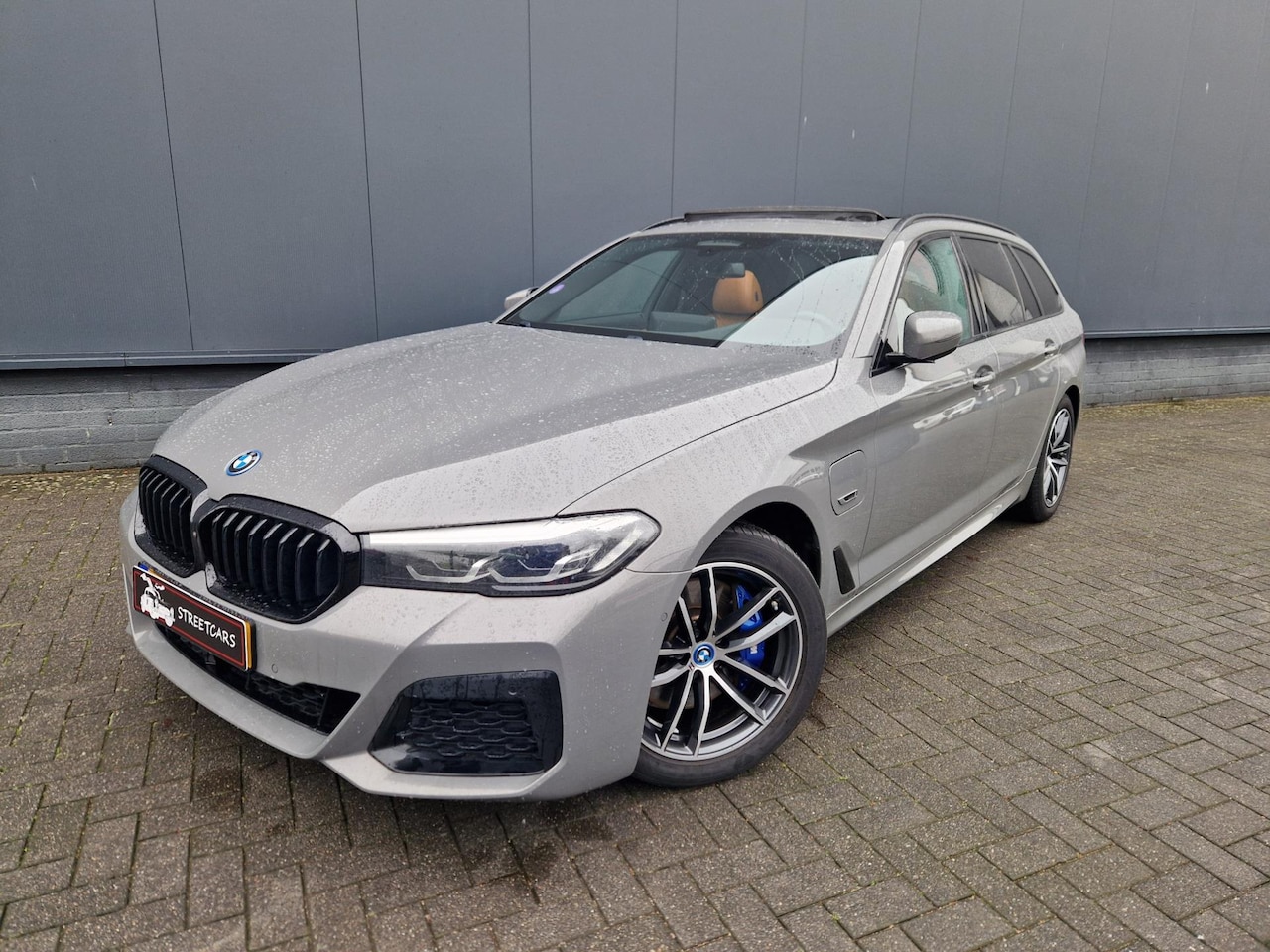 BMW 5-serie Touring - 530e Facelift /LED/PANO/1eig./INCL.BTW - AutoWereld.nl