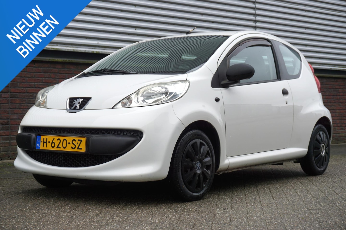 Peugeot 107 - 1.0-12V XR APK 8-1-2027/NETTE STAAT. - AutoWereld.nl