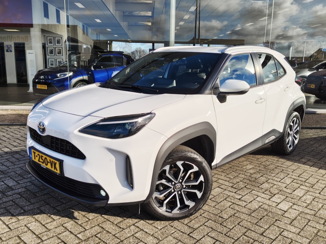 Toyota Yaris Cross - 1.5 Hybrid First Edition | Navi | Keyless Start & Entry | Androi - AutoWereld.nl