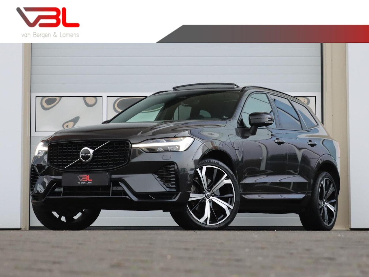 Volvo XC60 - 2.0 T6 Plug-in hybrid 350PK AWD Ultimate Dark | SOH 98% | Long Range - AutoWereld.nl