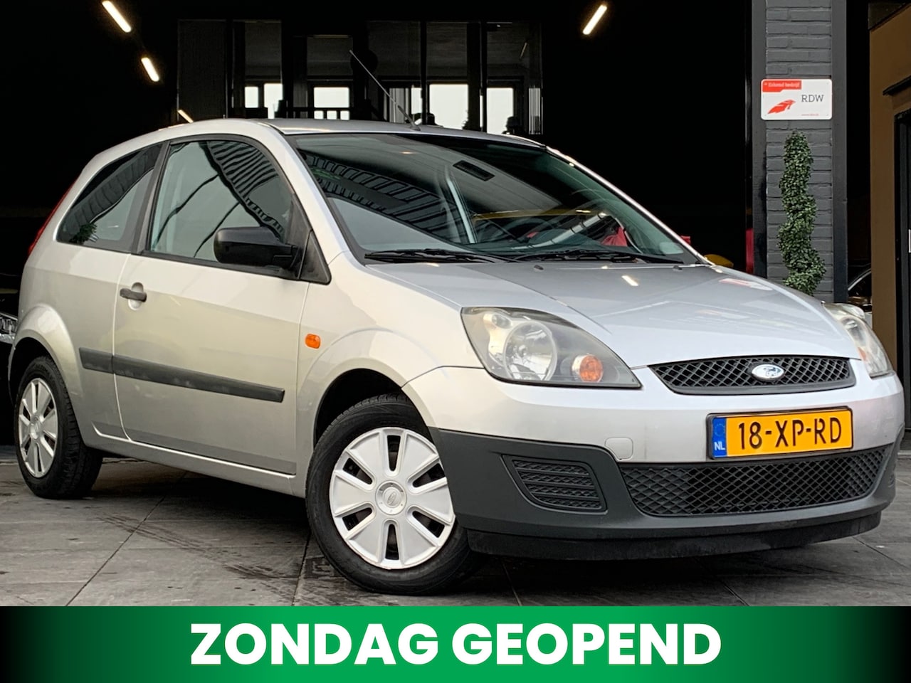 Ford Fiesta - 1.3-8V Cool & Sound|2e eig|NAP|Carplay|Airco|APK - AutoWereld.nl