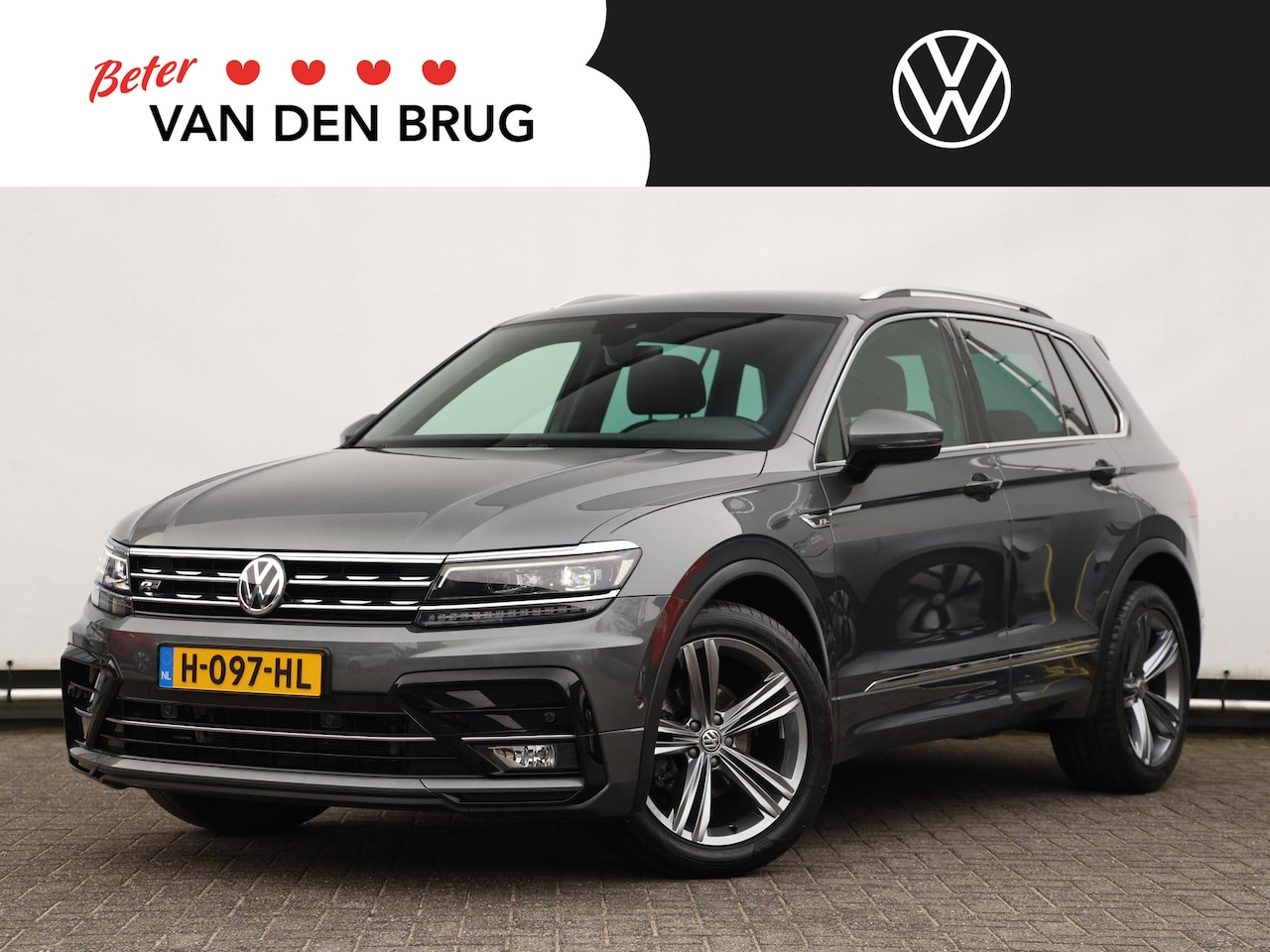 Volkswagen Tiguan - 1.5 TSI 150pk DSG Highline 150 pk DSG | R-Line | Navigatie | LED Plus | 19" Sebring velgen - AutoWereld.nl