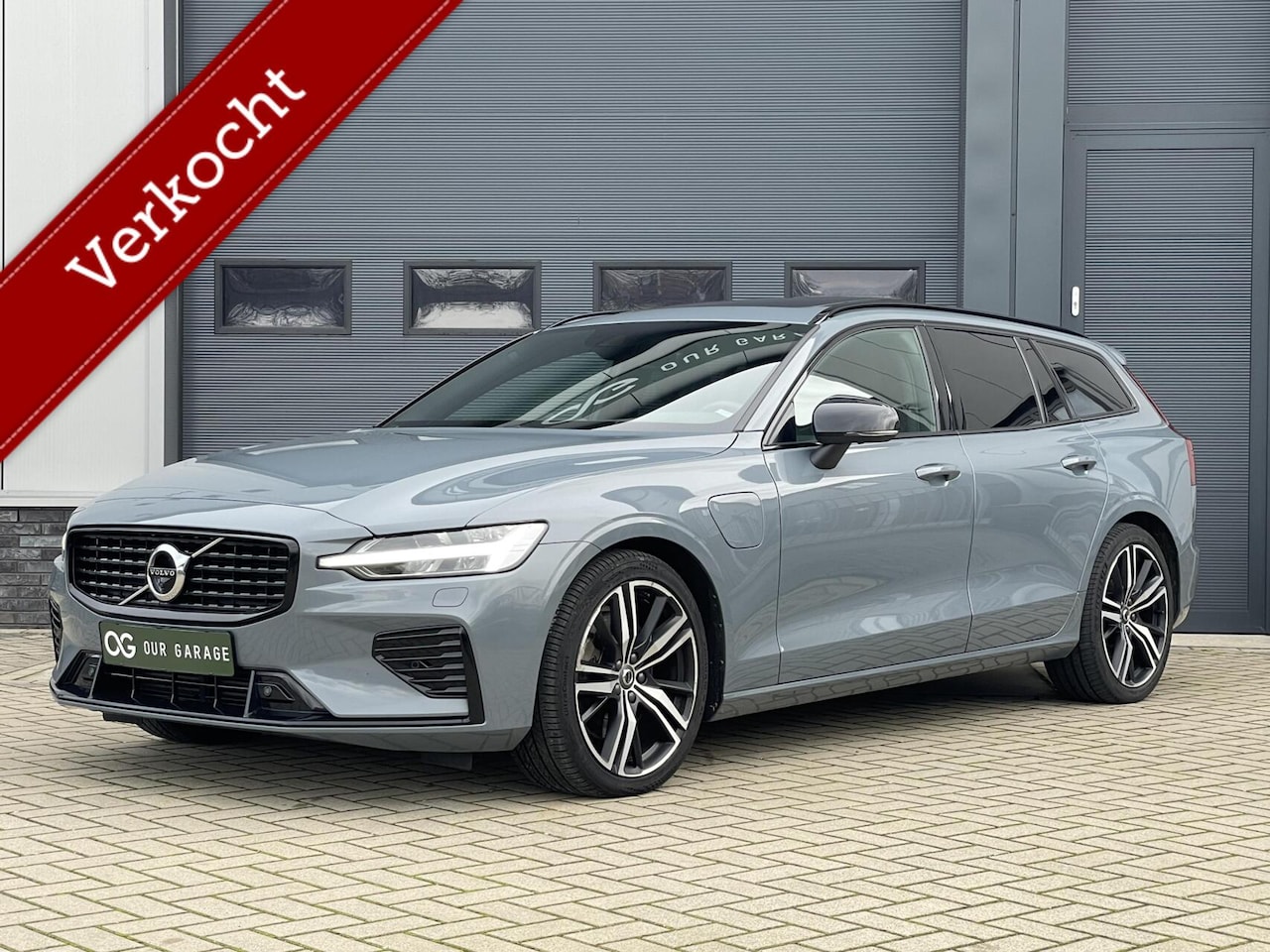 Volvo V60 - T6 Recharge AWD Plus Dark|360°|Pano|B&W|ACC - AutoWereld.nl