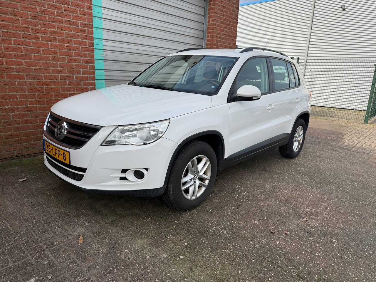 Volkswagen Tiguan - 2.0 TDI Comfort&Design Clima Bj:2010 NAP! - AutoWereld.nl