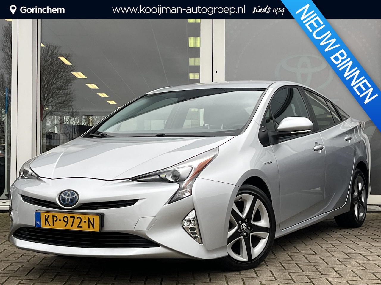 Toyota Prius - 1.8 Business Plus | Navigatie | Stoelverwarming | Achteruitrijcamera | Cruise control adap - AutoWereld.nl
