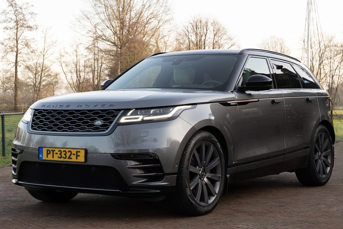 Land Rover Range Rover Velar - 3.0 V6 AWD R-Dynamic | PANO | MERIDIAN SOUND - AutoWereld.nl
