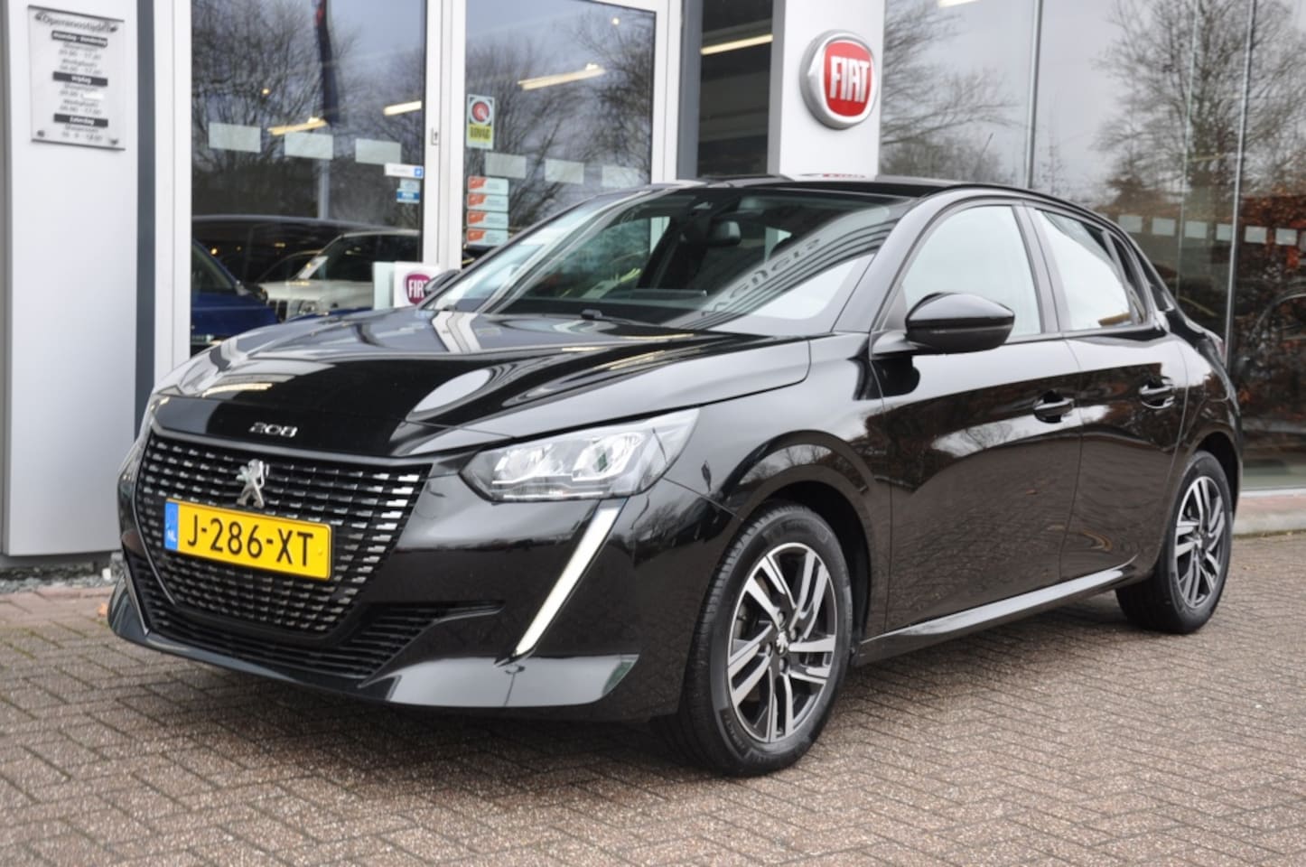 Peugeot 208 - 1.2 PureTech Allure Navi - AutoWereld.nl