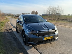Skoda Enyaq iV - 80 iV 80 (82kWh) / Quartz Grey Metallic / Suite Leder / 21" / Trekhaak
