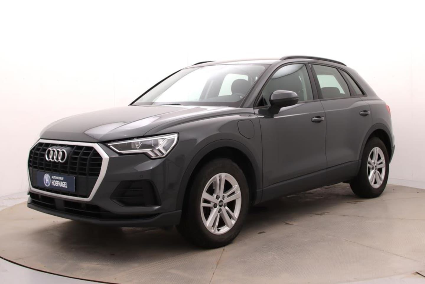 Audi Q3 - 45 TFSI e edition | Automaat | Adaptive cruise | Stoelverwarming | CarPlay | Trekhaak - AutoWereld.nl