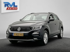 Volkswagen T-Roc - 1.5 TSI Style Business Automaat Carplay Trekhaak Adaptive-cruise Navigatie