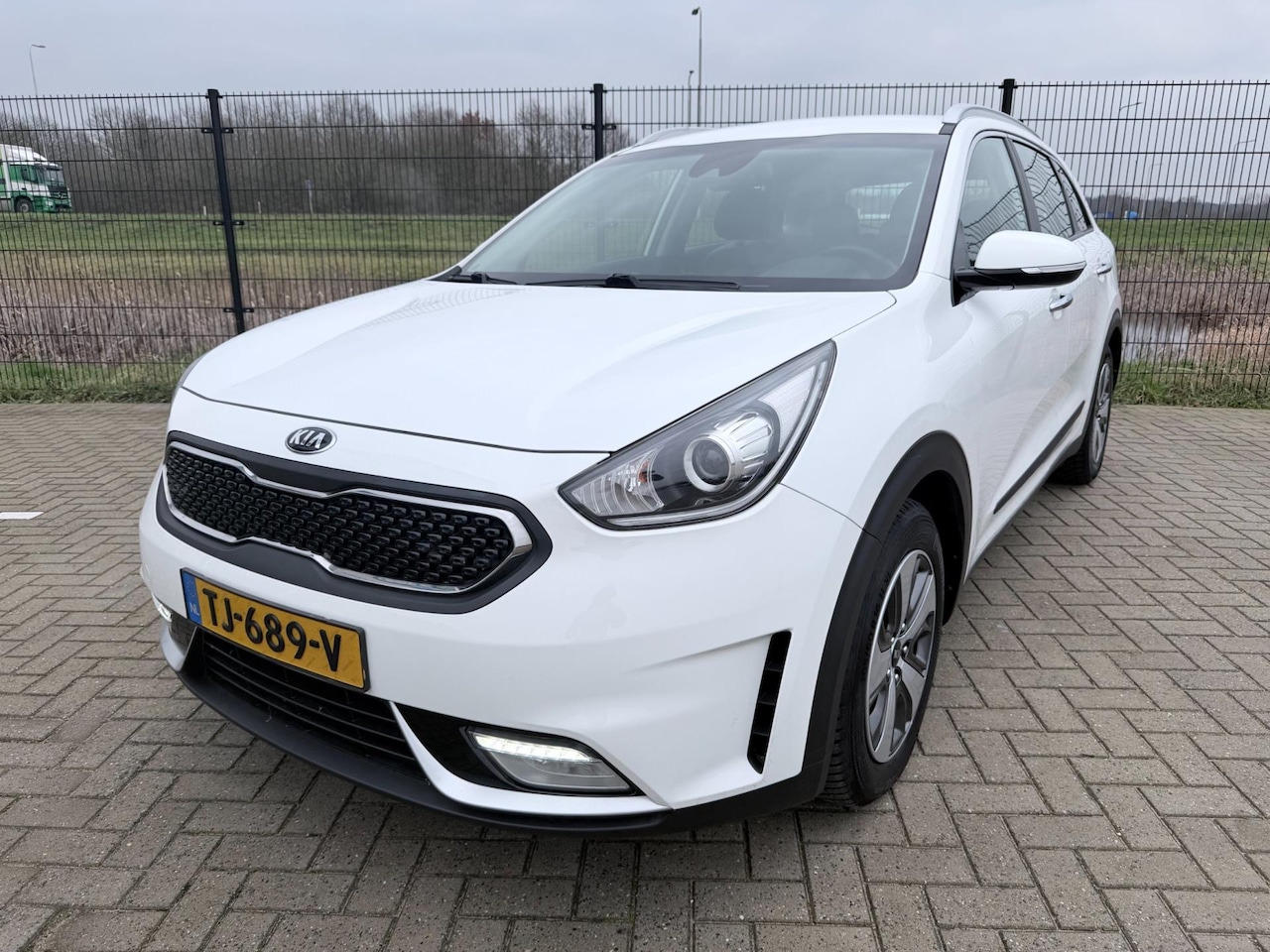 Kia Niro - 1.6 GDi Hybrid DynamicLine | 1ste eigenaar |Camera | PDC | Carplay | Cruise Control - AutoWereld.nl