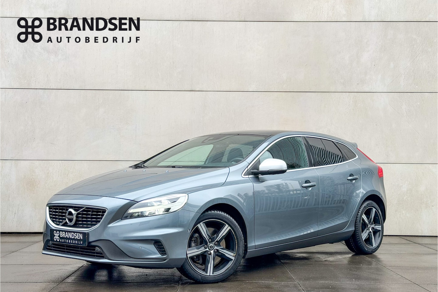 Volvo V40 - 1.5 T3 Polar+ Sport LED-Pano-H&K-Keyless-Camera - AutoWereld.nl