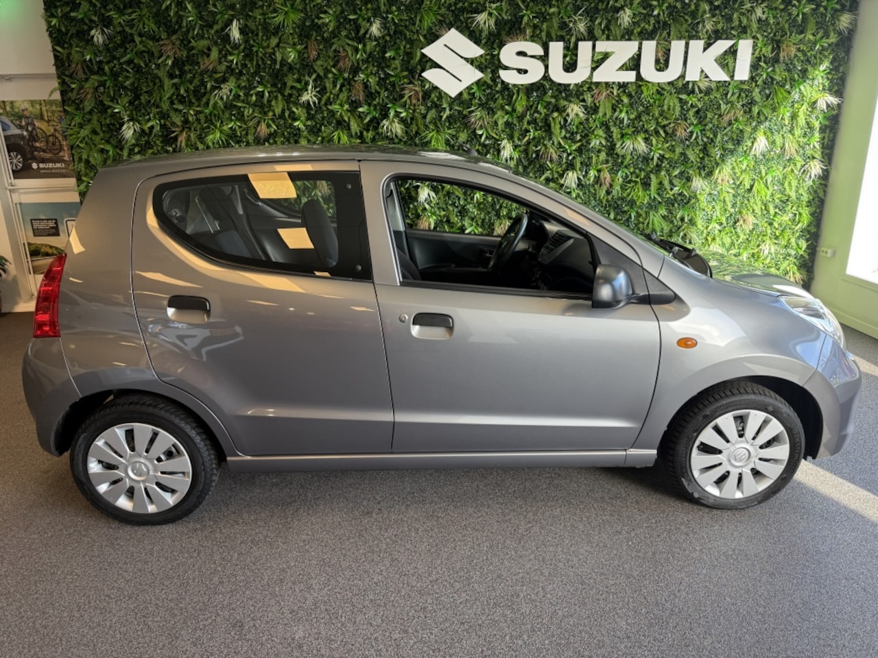 Suzuki Alto - Airconditioning All-season ban 1.0 Comfort Originele radio/CD Start/Stop systeem - AutoWereld.nl