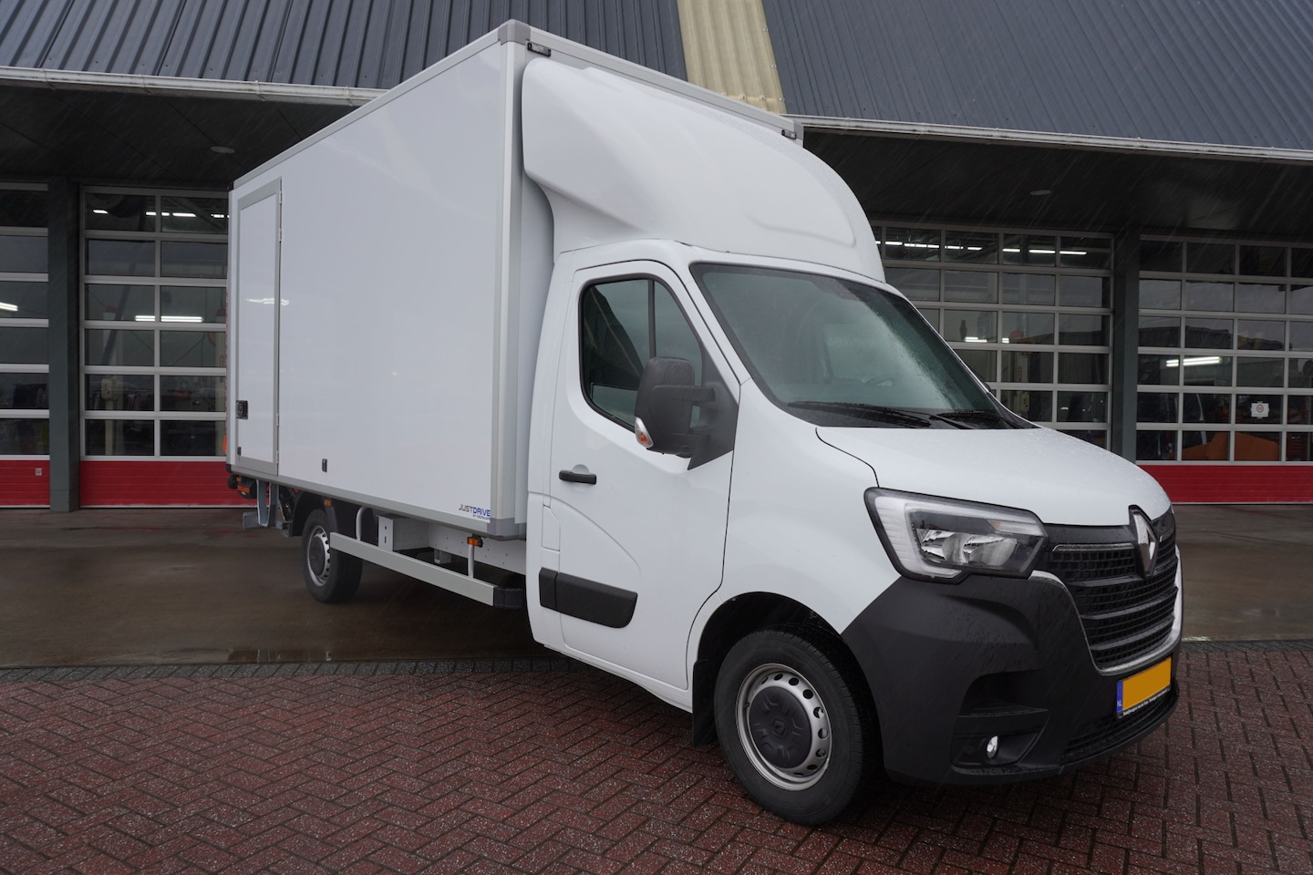 Renault Master - T35 145PK L3 Comfort Bakwagen met 1.000KG laadklep | Airco | Cruise | Navi | Geveerde chau - AutoWereld.nl