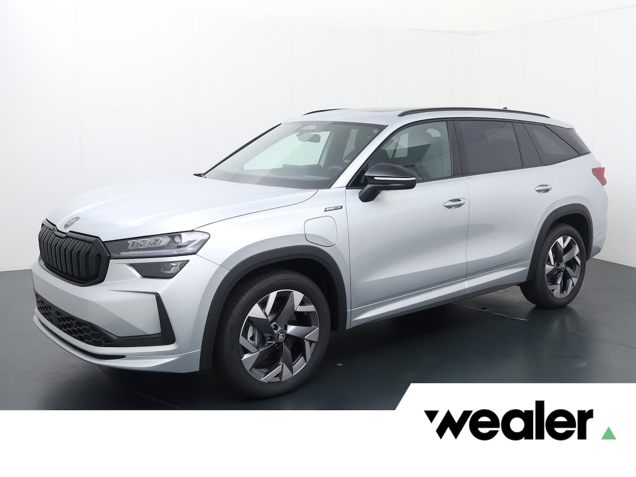 Skoda Kodiaq - Sportline Business 1.5 TSI PHEV 204 PK | Panorama dak | all season banden |Trekhaak, wegkl - AutoWereld.nl