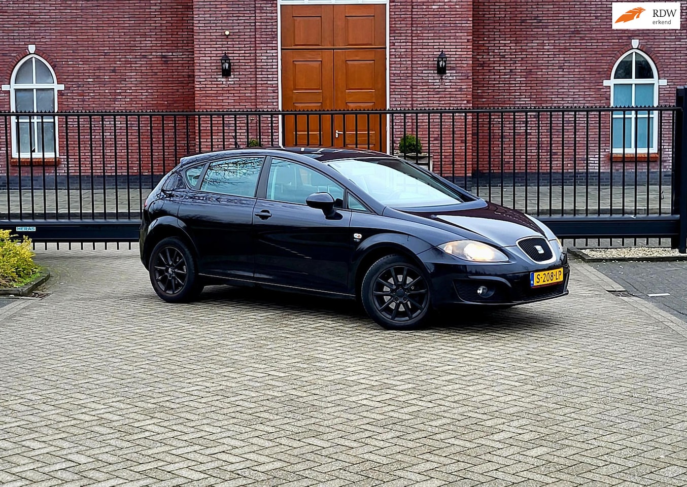 SEAT Leon - 1.4 TSI Style / Airco / Navi / Bluethoot / Pdc / Cruise control - AutoWereld.nl