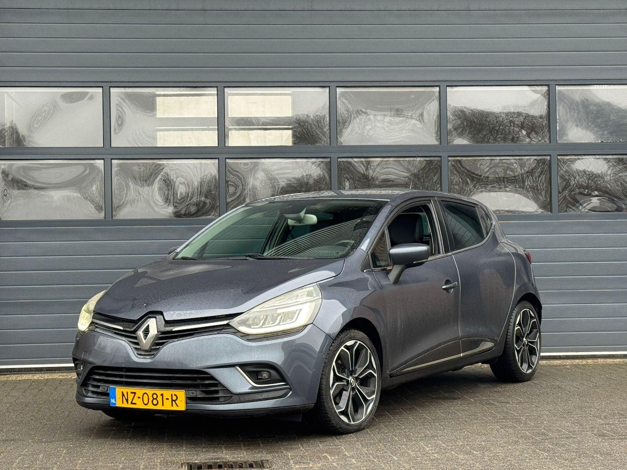 Renault Clio - 1.2 TCE INTENS I AUTOMAAT I TREKHAAK I R-LINK I STOELVERWARMING - AutoWereld.nl