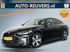 BMW i4 - eDrive40 84 kWh / Navigatie / Carplay / LED / Camera / 4S banden