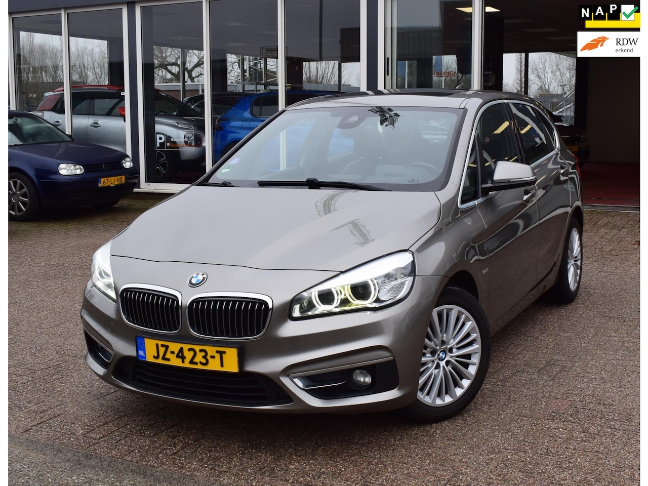 BMW 2-serie Active Tourer - 218i Centennial High Executive|PANORAMADAK|LEDEREN BEKLEDING | NAVI | CLIMATE CONTROL|ACHT - AutoWereld.nl
