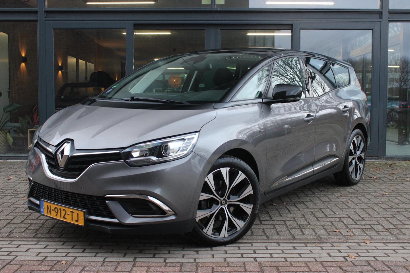 Renault Grand Scénic - 1.3 TCe Limited | 7p. | Camera | Automaat | Keyless | Cruise Control | Navigatie | Parkeer - AutoWereld.nl
