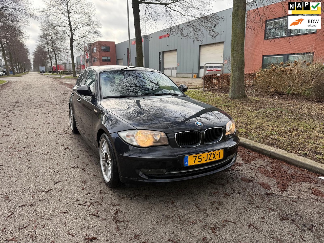 BMW 1-serie - 116i Business Line 133000 km nap 5 drs - AutoWereld.nl