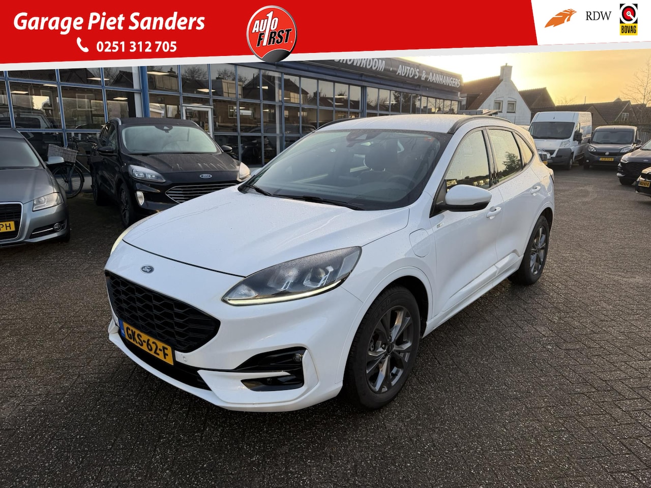 Ford Kuga - 2.5 PHEV ST-Line I Stoel/Stuur Verw. I Keyless I goed onderhouden - AutoWereld.nl