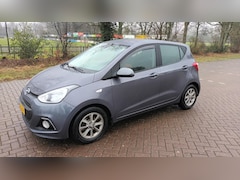 Hyundai i10 - 1.0i i-Motion Airco Stoelverwarming