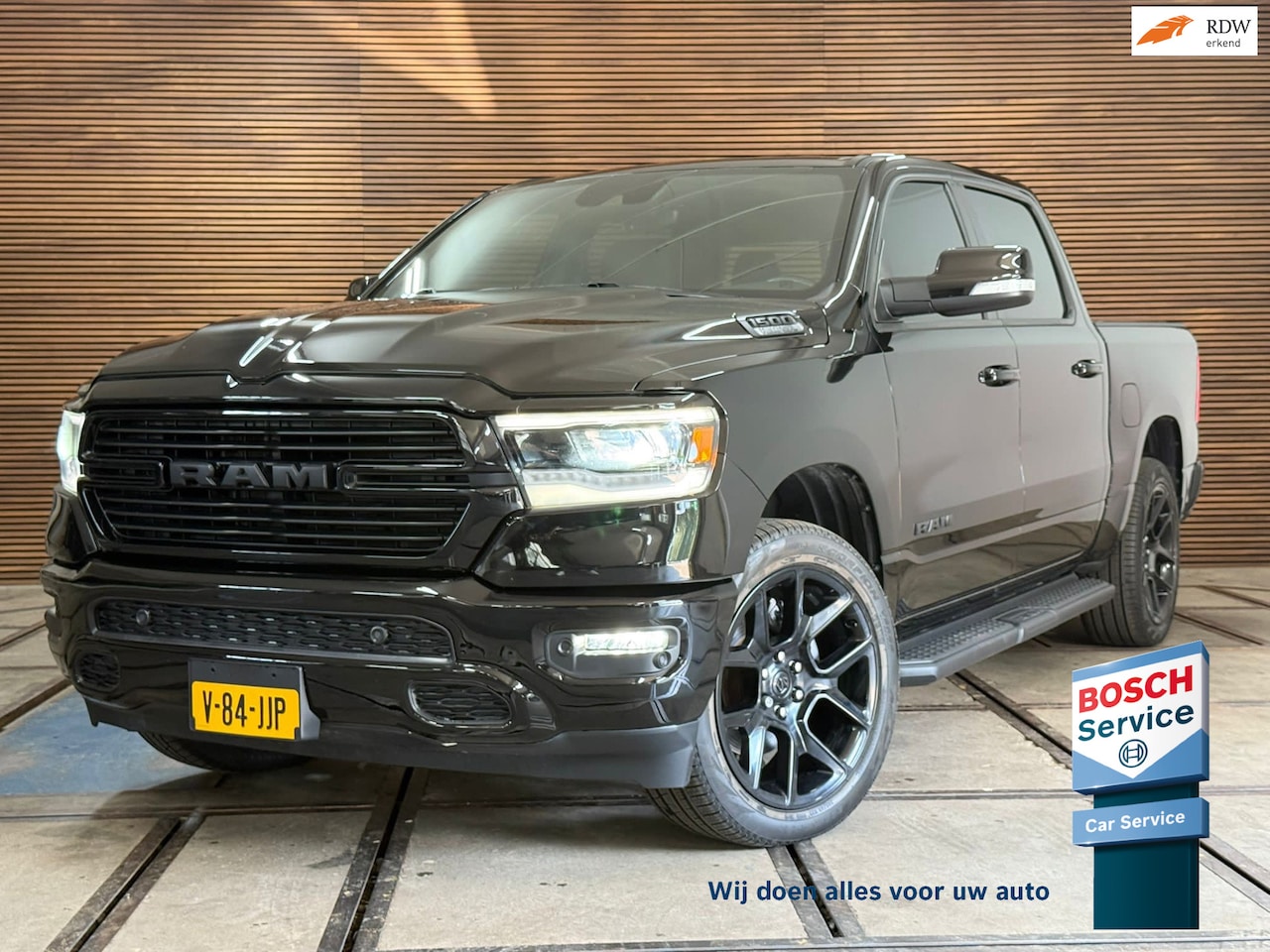 Dodge Ram 1500 - 5.7 V8 4x4 Crew Cab Sport | Full BLACK | Camera | ALPINE | Soft Cover | Apple Carplay | Cr - AutoWereld.nl