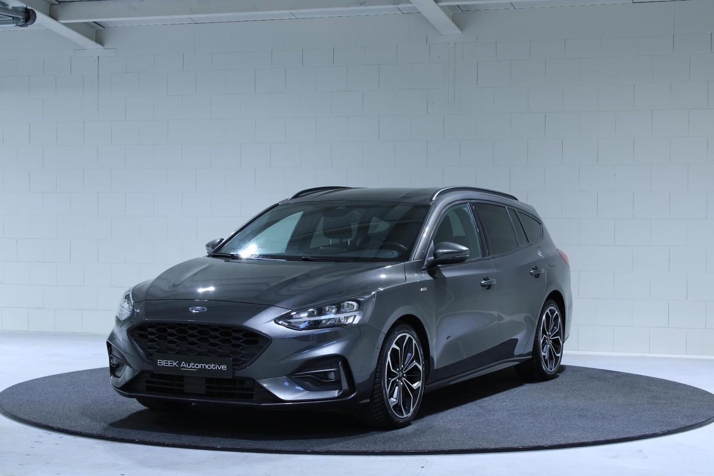 Ford Focus Wagon - 1.0 EcoBoost | ST Line | B&O | Apple CarPlay | Parkeercamera - AutoWereld.nl