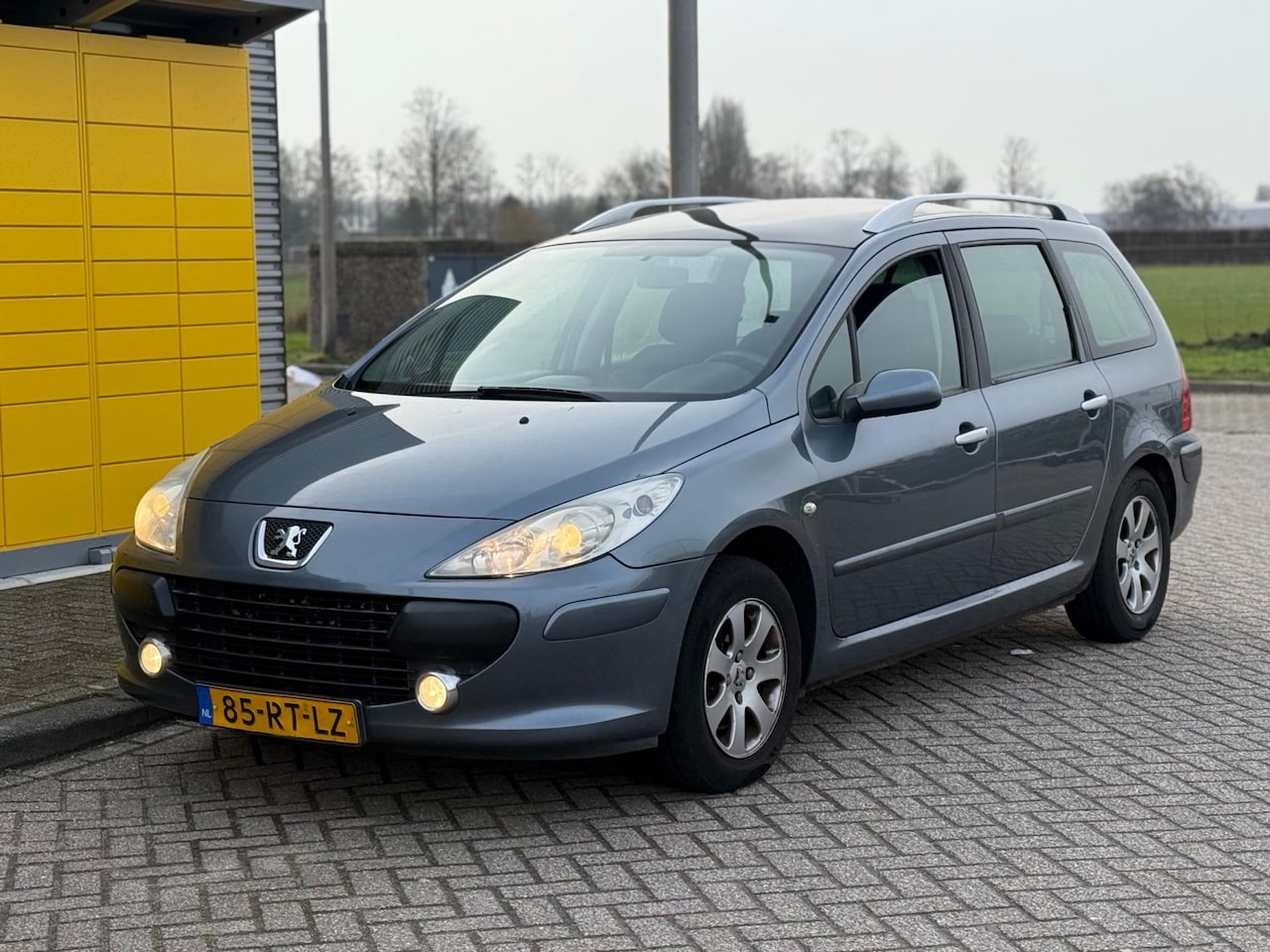 Peugeot 308 SW - 1.6 16V Pack Bj 2005 ECC Airco 6 Persoons Panoramadak - AutoWereld.nl