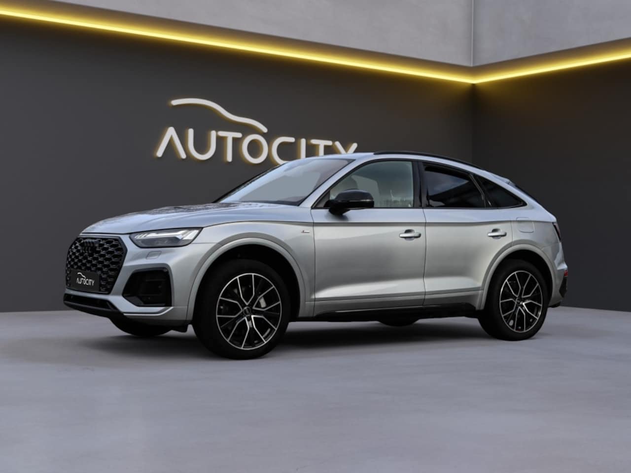 Audi Q5 Sportback - 55 TFSI e quattro S line Pano l B & O l Trekhaak l Leder l VOL O - AutoWereld.nl