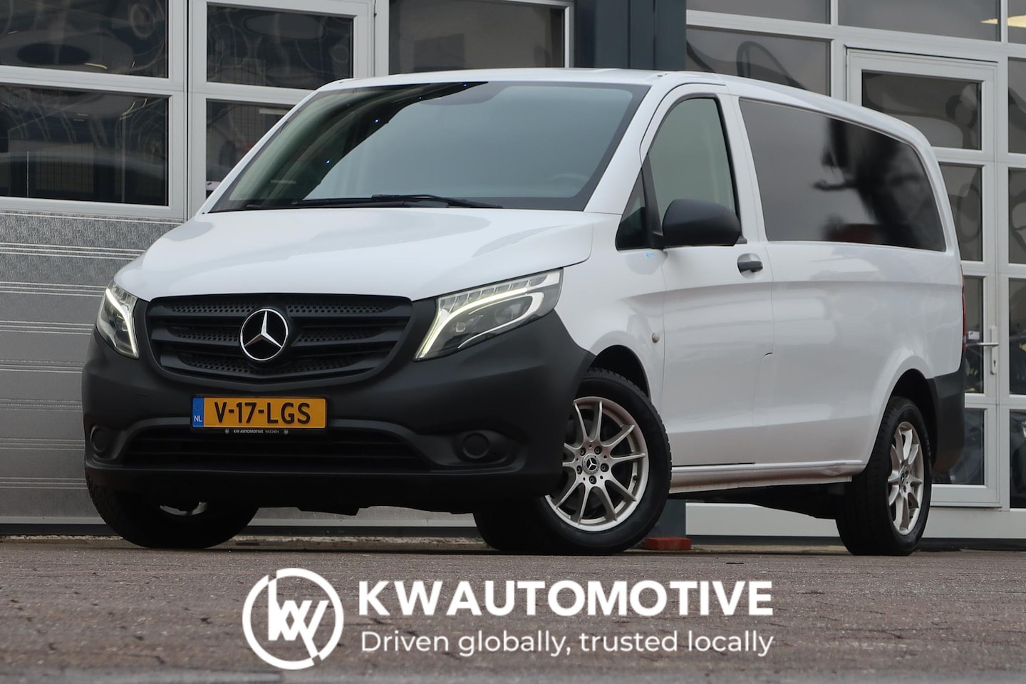 Mercedes-Benz Vito - 119 CDI Lang 4X4/ AUT/ LED/ CAMERA/ CRUISE/ CLIMA/ NAVI/ STANDKACH - AutoWereld.nl