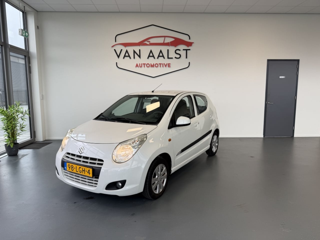 Suzuki Alto - 1.0 Exclusive/ Airco/ Elek. Ramen/ Toerenteller/ LMV - AutoWereld.nl