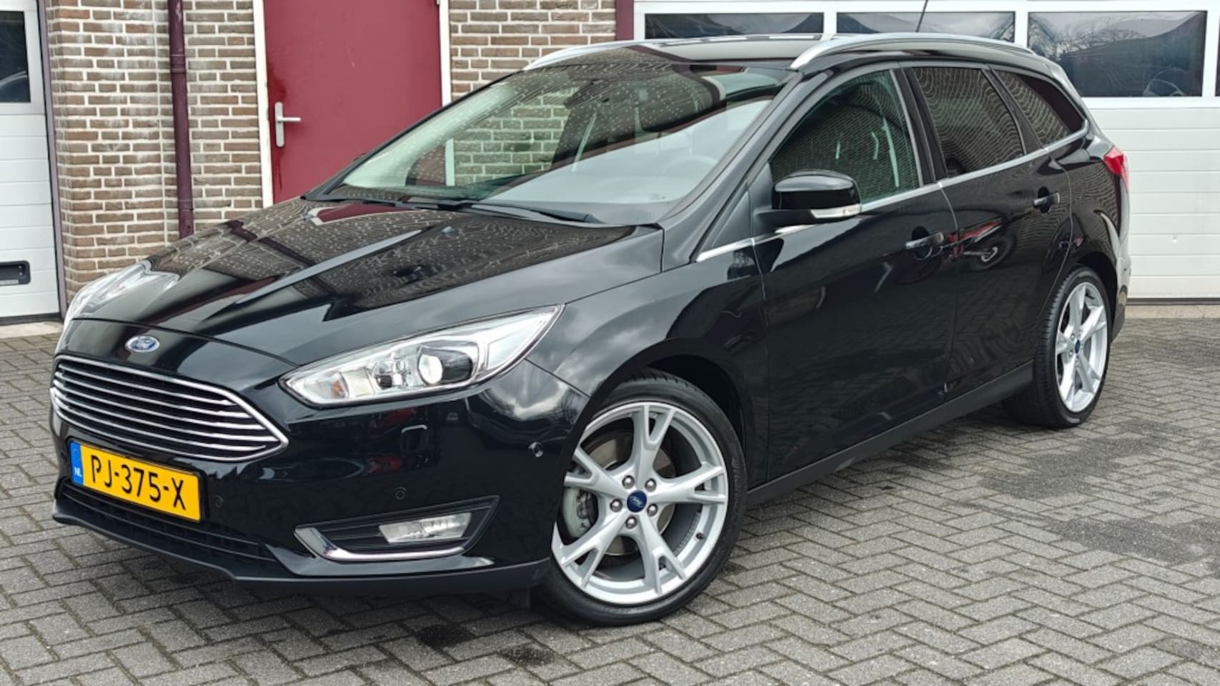 Ford Focus - 1.5 Titanium - Stoel/stuur verwarming - Carplay - Prijs is all in - AutoWereld.nl