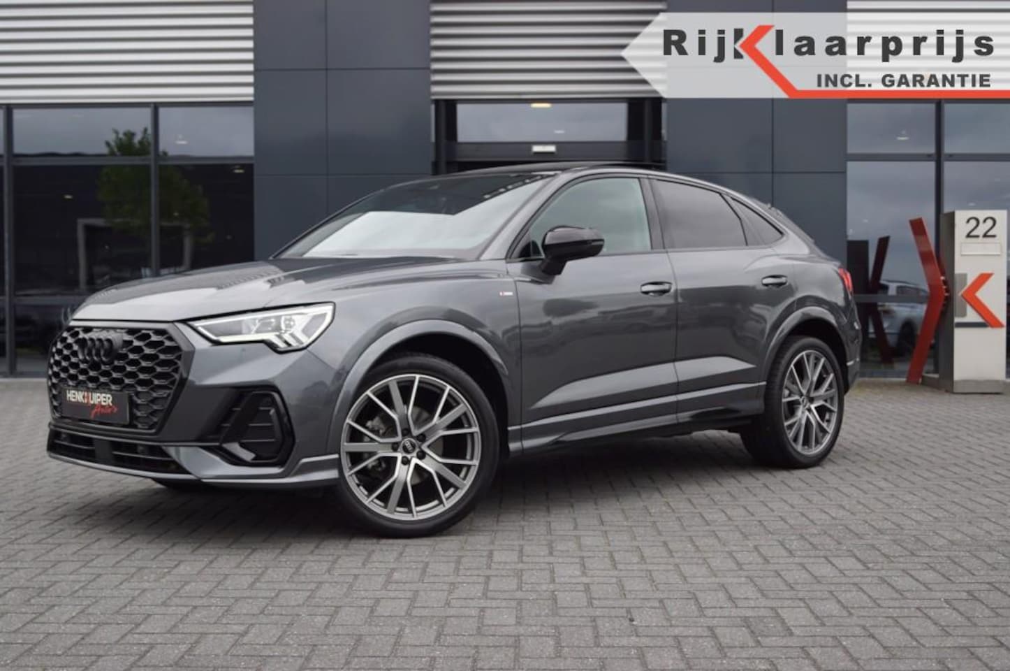 Audi Q3 Sportback - 35 TFSI S-Tronic S-Line / Panodak / Navi /Trekhaak wegklb./Camera/ 20 Inch LM - AutoWereld.nl