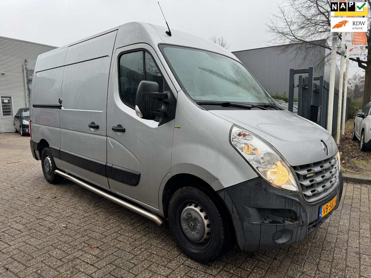 Renault Master - T35 2.3 dCi L2H2 Eco DC automaat, airco, cruise control, trekhaak 2 x schuifdeur, navigati - AutoWereld.nl