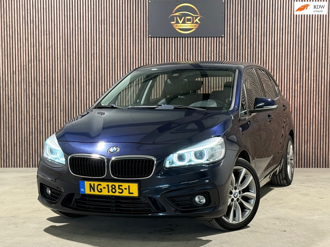 BMW 2-serie Active Tourer - 220i Leder PDC Automaat Stoelverwarming - AutoWereld.nl