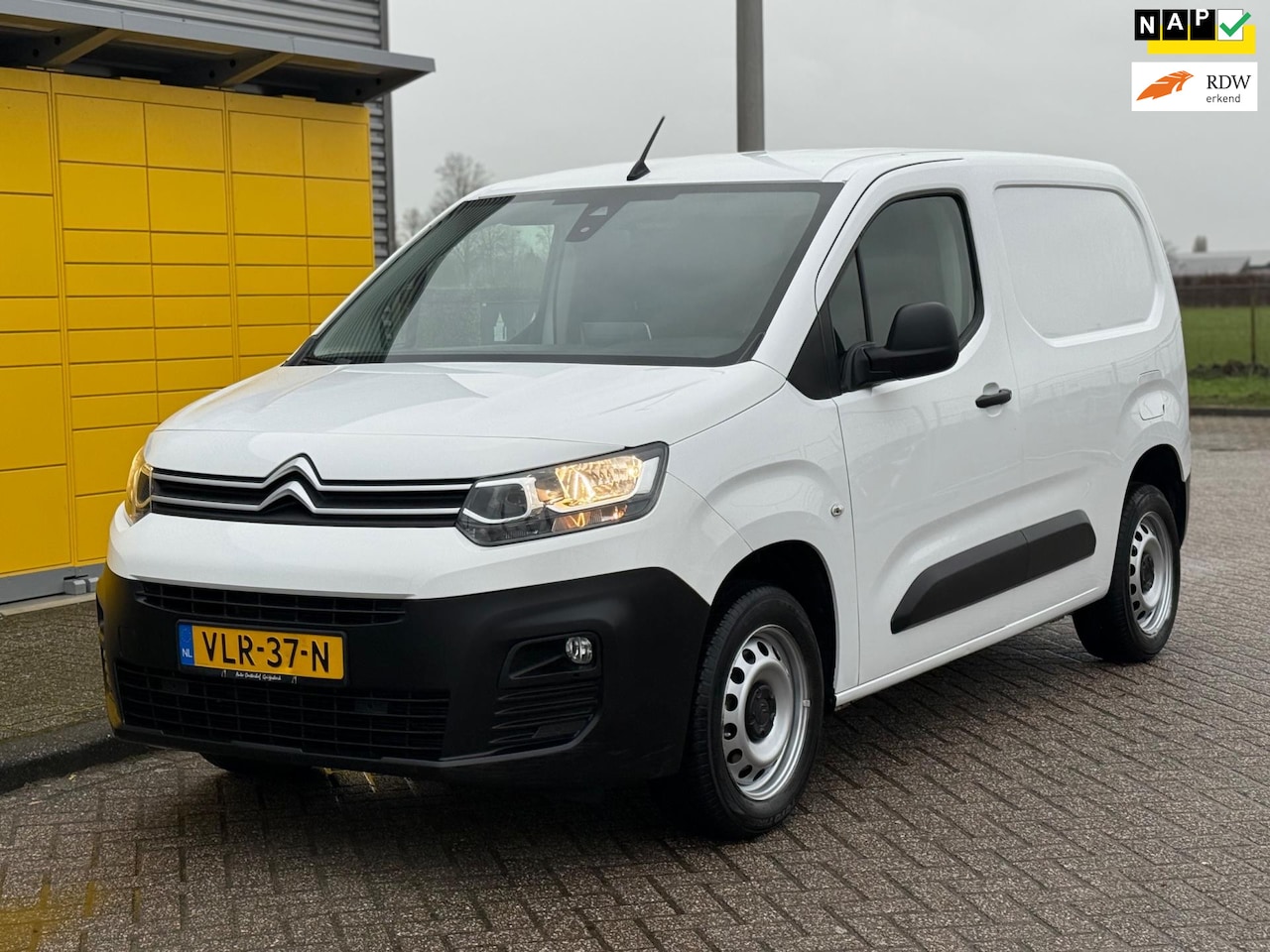 Citroën Berlingo - 1.5 BlueHDI Club Bj 2021 3-Zits Airco Navi Pdc Camera - AutoWereld.nl