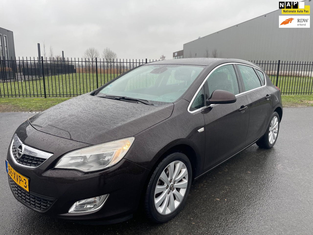 Opel Astra - 1.4 Turbo Sport|Bj 2012|Clima|Cruise|Leer|Navi - AutoWereld.nl