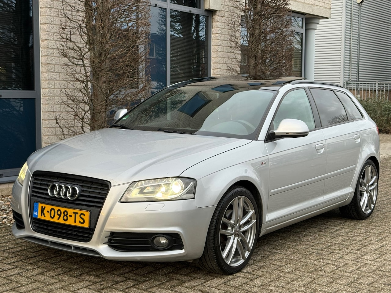 Audi A3 Sportback - 1.4 TFSI Attraction | S line | | Pano | | Xenon | - AutoWereld.nl