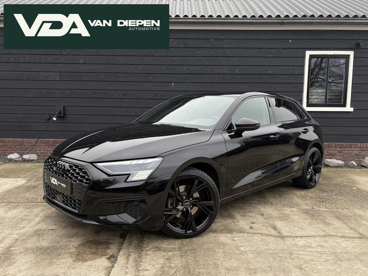 Audi A3 Sportback - 35 TFSI edition one S-Line l Black-Edit. l Trekh. l RS-Seats l Matrix l 19'' l Apple Cplay - AutoWereld.nl